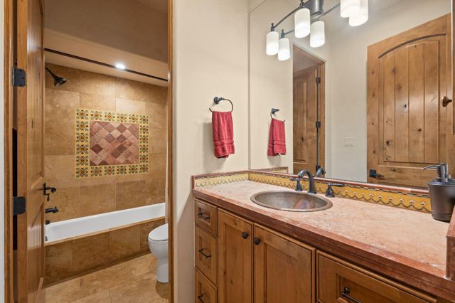 145 La Serena LOOP, Horseshoe Bay, TX 78657