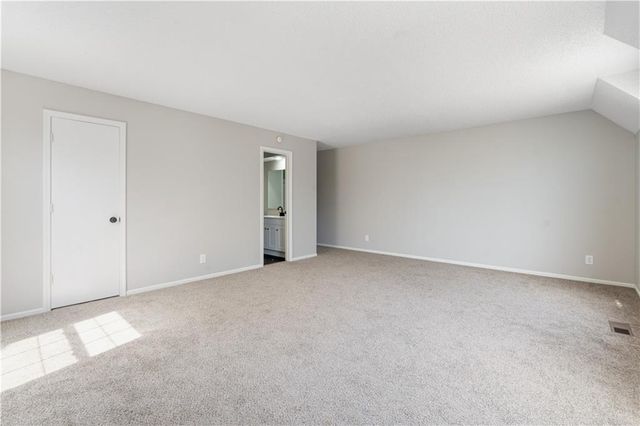 8240 NW Birch Lane, Kansas City, MO 64151