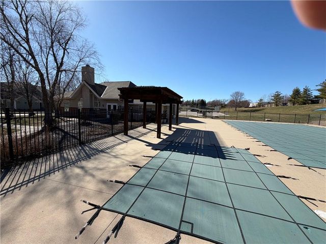 8240 NW Birch Lane, Kansas City, MO 64151