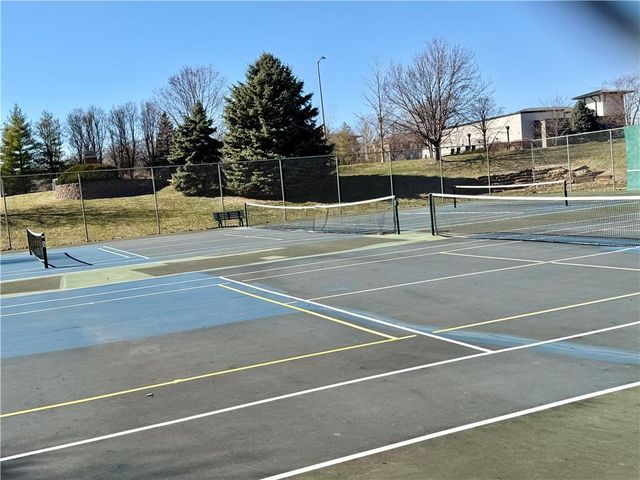 8240 NW Birch Lane, Kansas City, MO 64151