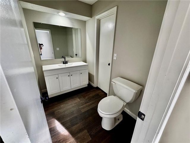 8240 NW Birch Lane, Kansas City, MO 64151