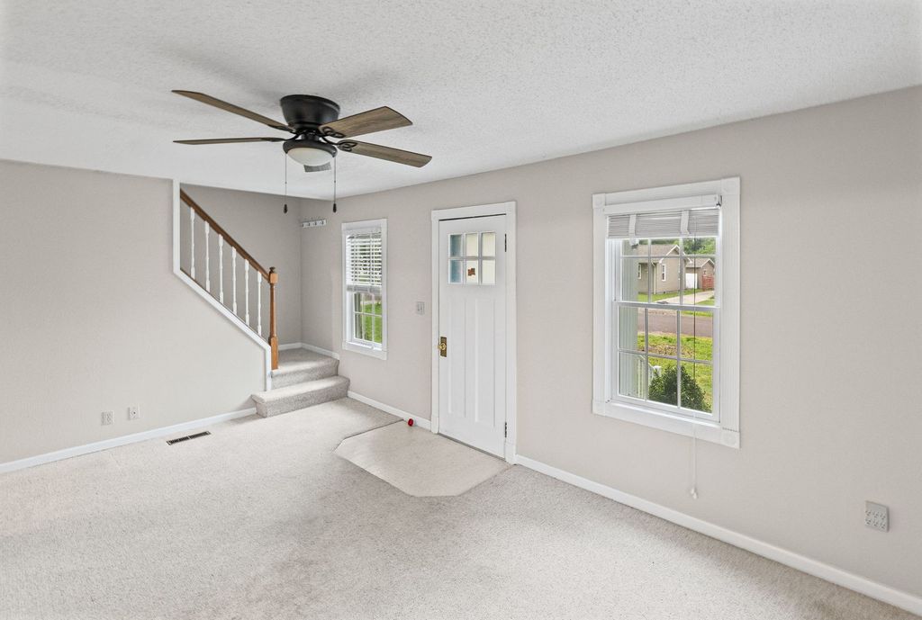 Image 11 of property listing at 407 S Davis Avenue, Centralia, IL 62801