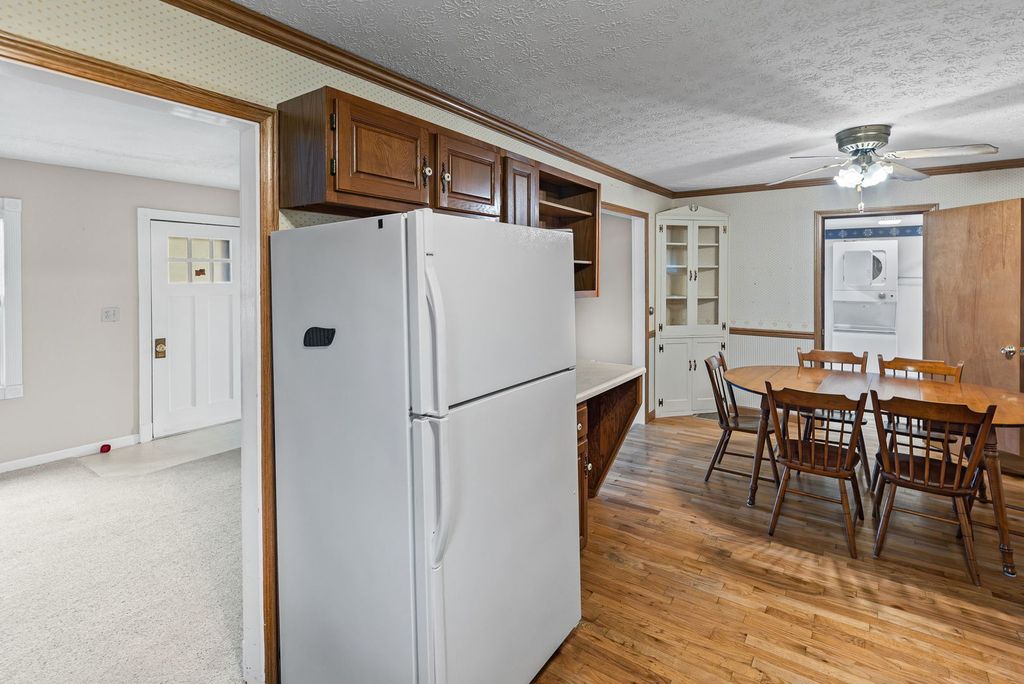 Image 21 of property listing at 407 S Davis Avenue, Centralia, IL 62801