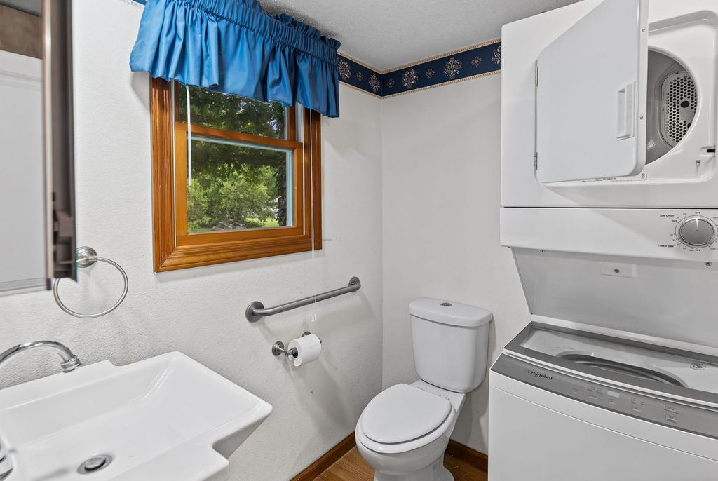 Image 23 of property listing at 407 S Davis Avenue, Centralia, IL 62801