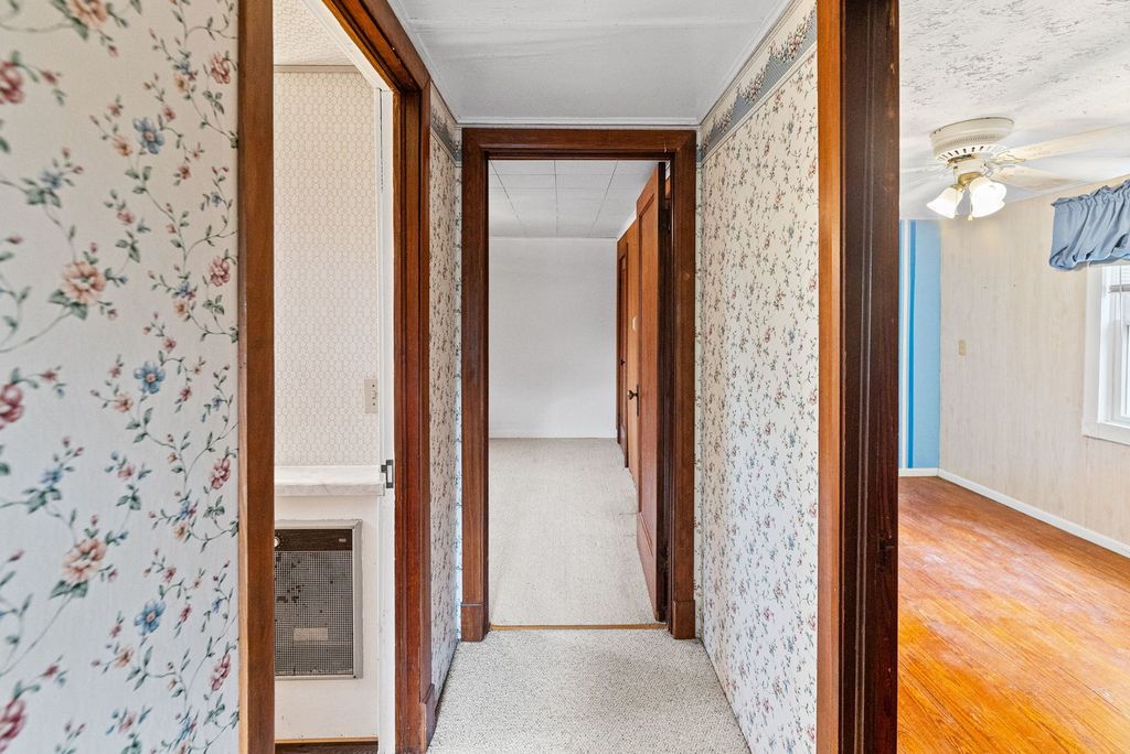 Image 24 of property listing at 407 S Davis Avenue, Centralia, IL 62801