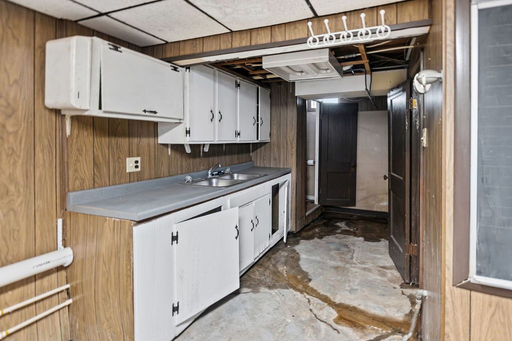 Image 31 of property listing at 407 S Davis Avenue, Centralia, IL 62801