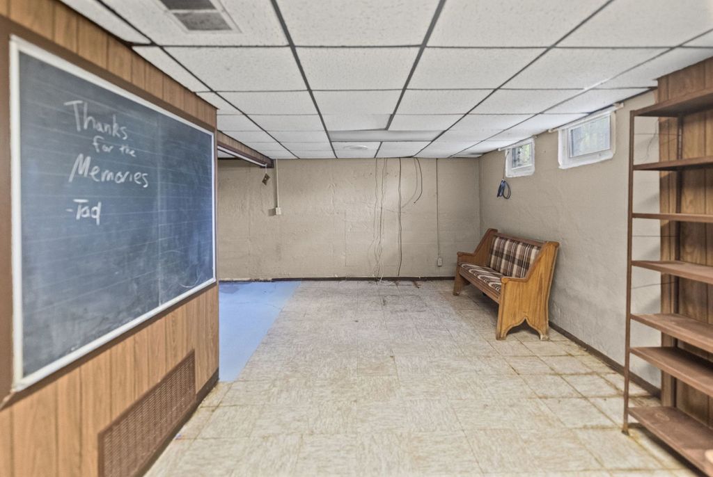 Image 32 of property listing at 407 S Davis Avenue, Centralia, IL 62801