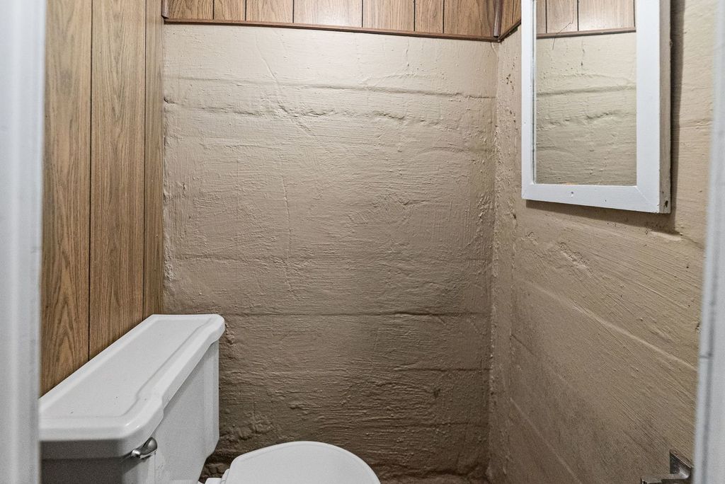Image 33 of property listing at 407 S Davis Avenue, Centralia, IL 62801
