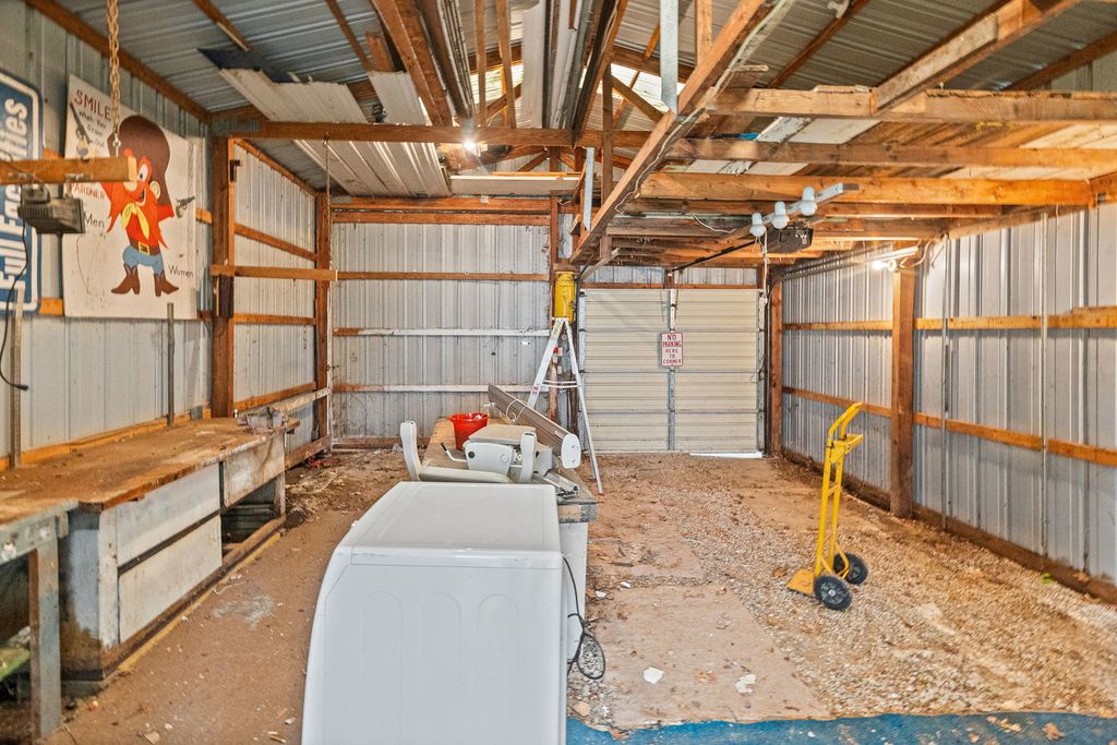Image 41 of property listing at 407 S Davis Avenue, Centralia, IL 62801