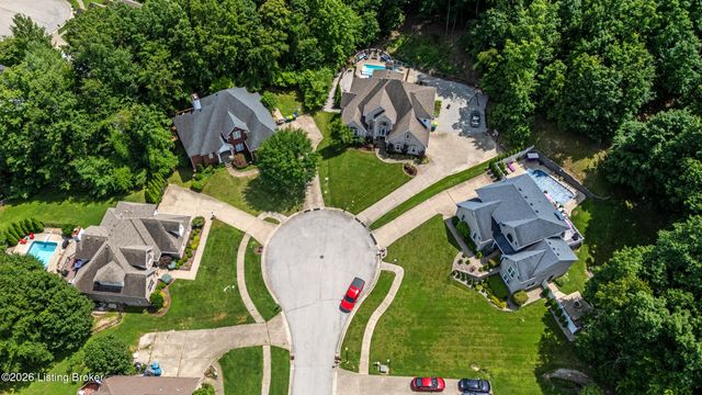 8807 Grand Ridge Ct, Louisville, KY 40214