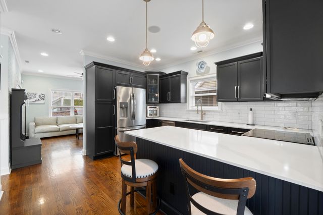 212 Baker Street, Chattanooga, TN 37405