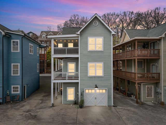 212 Baker Street, Chattanooga, TN 37405