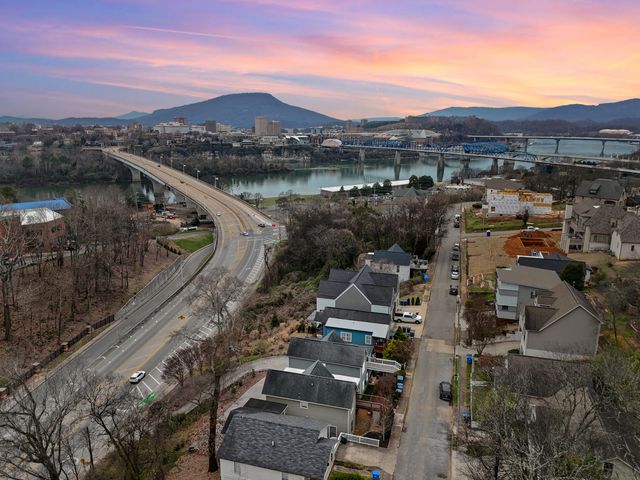 212 Baker Street, Chattanooga, TN 37405