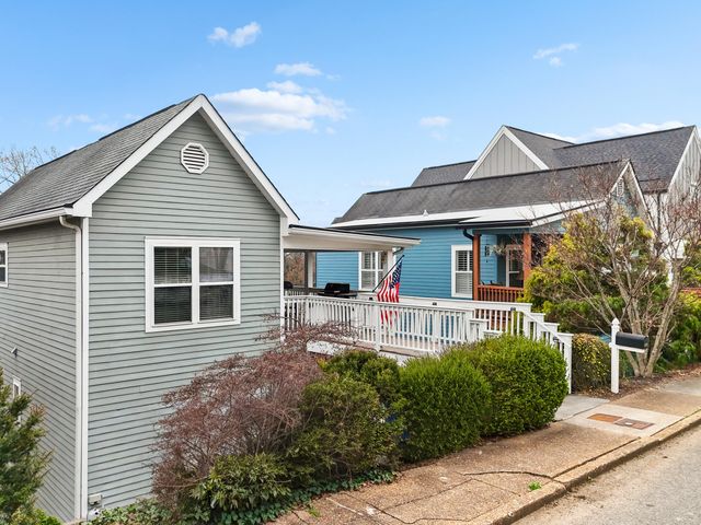 212 Baker Street, Chattanooga, TN 37405