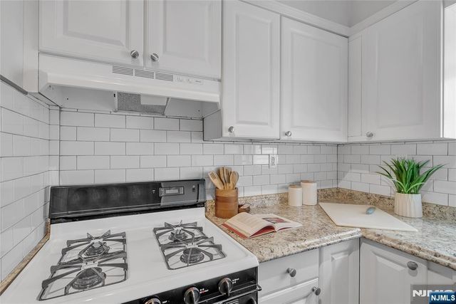 1053 Anderson Avenue, Fort Lee, NJ 07024