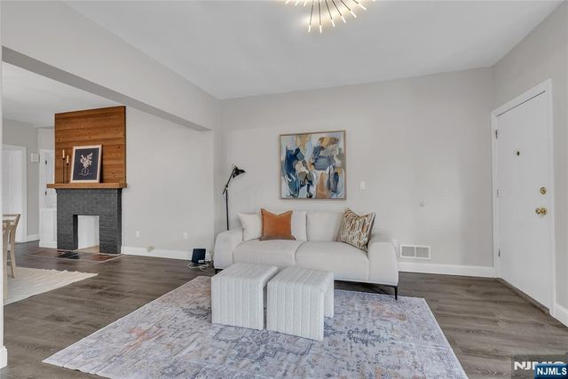 1053 Anderson Avenue, Fort Lee, NJ 07024