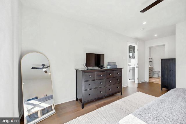 919 RIVERPLACE DR, Conshohocken, PA 19428