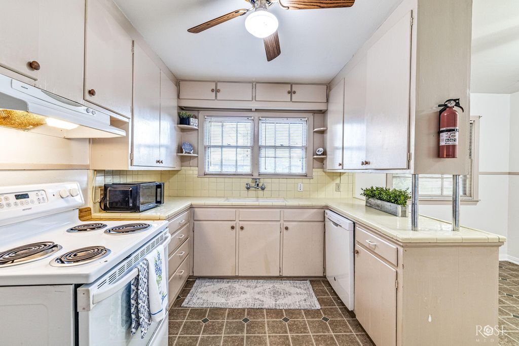 Image 12 of property listing at 2503 Jann Drive, San Angelo, TX 76904