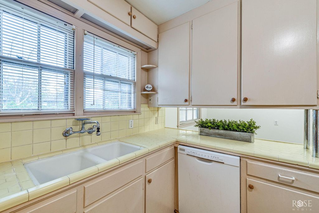 Image 14 of property listing at 2503 Jann Drive, San Angelo, TX 76904