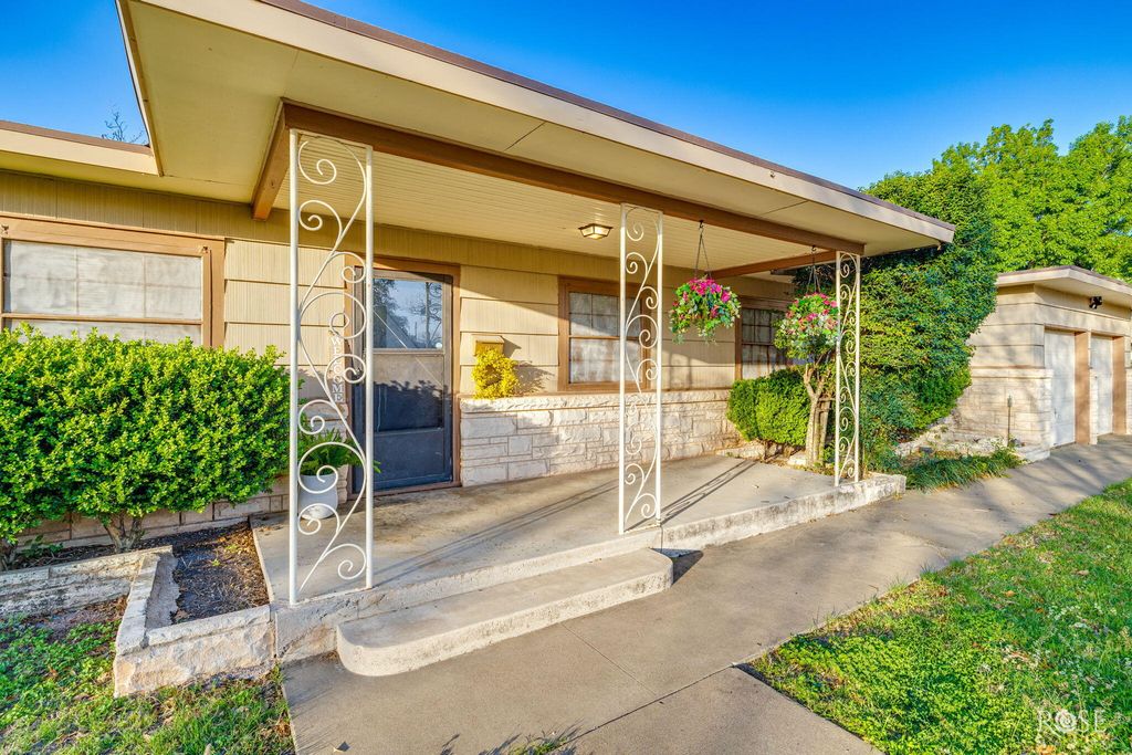 Image 2 of property listing at 2503 Jann Drive, San Angelo, TX 76904