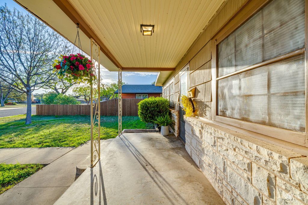 Image 3 of property listing at 2503 Jann Drive, San Angelo, TX 76904