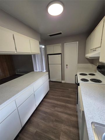 2811 SW ARCHER RD 142 ROAD R142, Gainesville, FL 32608