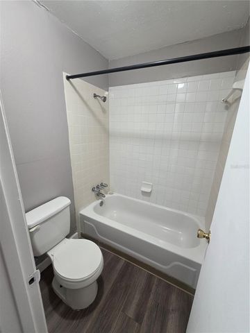 2811 SW ARCHER RD 142 ROAD R142, Gainesville, FL 32608