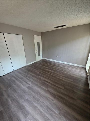 2811 SW ARCHER RD 142 ROAD R142, Gainesville, FL 32608