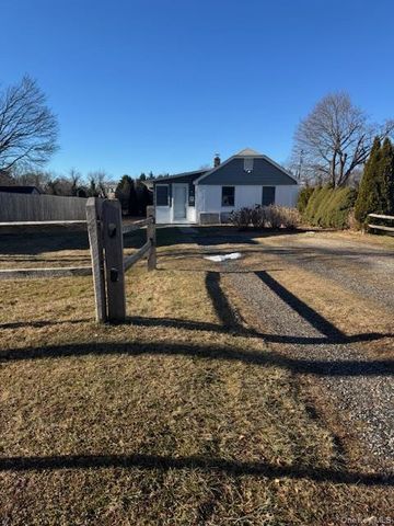 19 Carlson Lane, East Northport, NY 11731