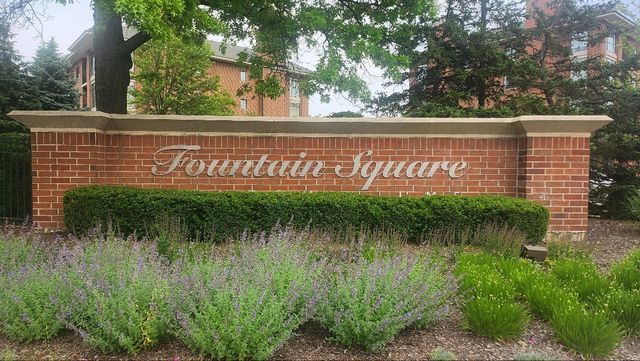 875 E 22nd Street 204, Lombard, IL 60148