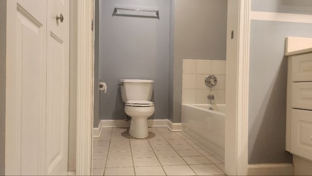875 E 22nd Street 204, Lombard, IL 60148