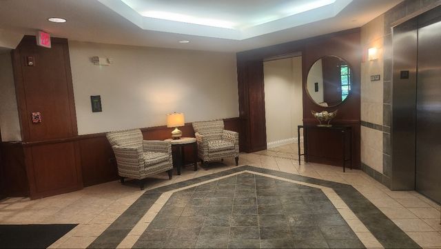 875 E 22nd Street 204, Lombard, IL 60148