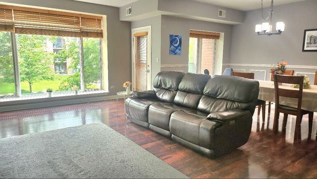 875 E 22nd Street 204, Lombard, IL 60148