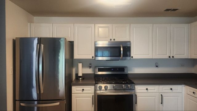 875 E 22nd Street 204, Lombard, IL 60148