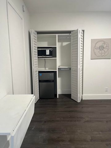 2300 NW 6th Street 4, Fort Lauderdale, FL 33311