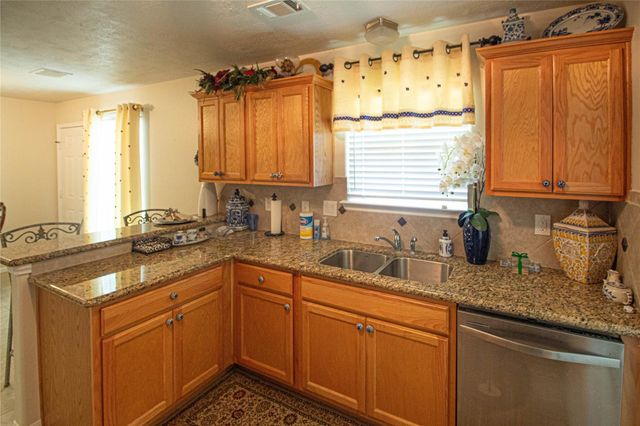 230 Knighton Lane, Livingston, TX 77351