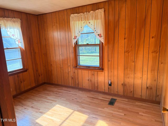 450 Beech Creek Road, Rogersville, TN 37857