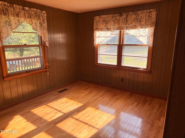 450 Beech Creek Road, Rogersville, TN 37857