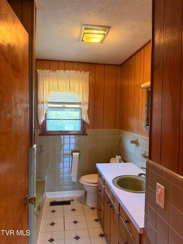 450 Beech Creek Road, Rogersville, TN 37857