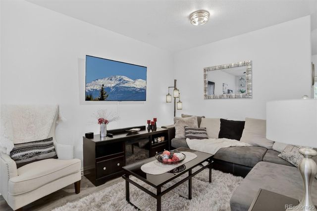 2116 Creekridge Point, Colorado Springs, CO 80910