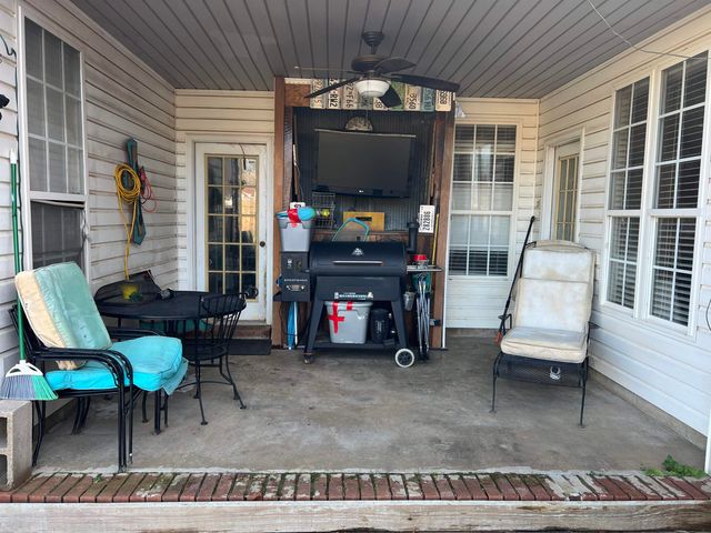 1990 GAINESVILLE RD, Mason, TN 38049