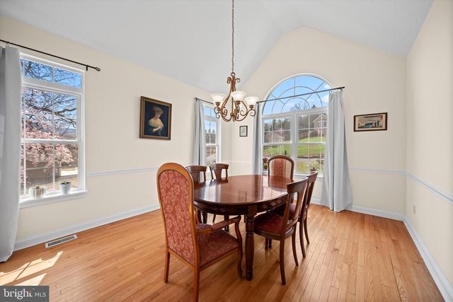 74 MANOR DR, Edinburg, VA 22824