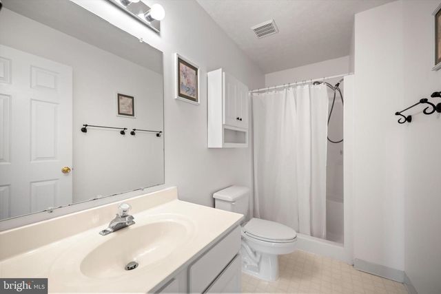 74 MANOR DR, Edinburg, VA 22824