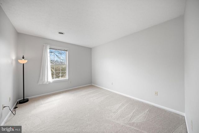 74 MANOR DR, Edinburg, VA 22824