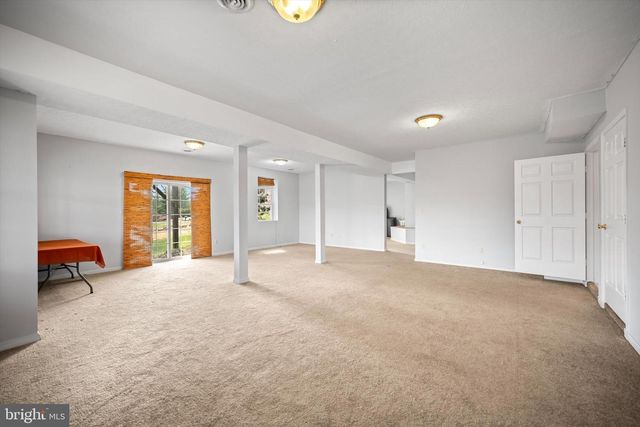 74 MANOR DR, Edinburg, VA 22824