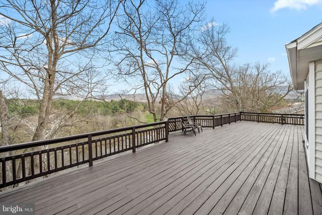 74 MANOR DR, Edinburg, VA 22824