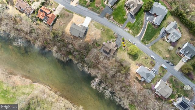 74 MANOR DR, Edinburg, VA 22824