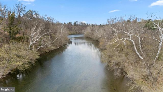 74 MANOR DR, Edinburg, VA 22824