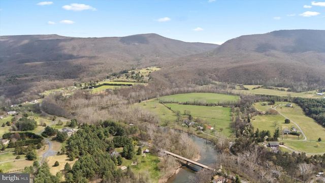 74 MANOR DR, Edinburg, VA 22824