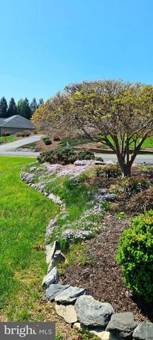 74 MANOR DR, Edinburg, VA 22824